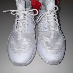 Nike youth White Sneakers